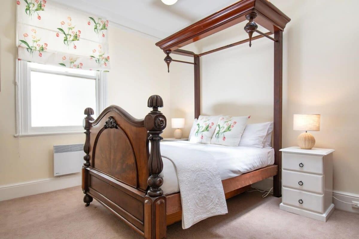 Charming On Charles Villa Лонсестън Екстериор снимка