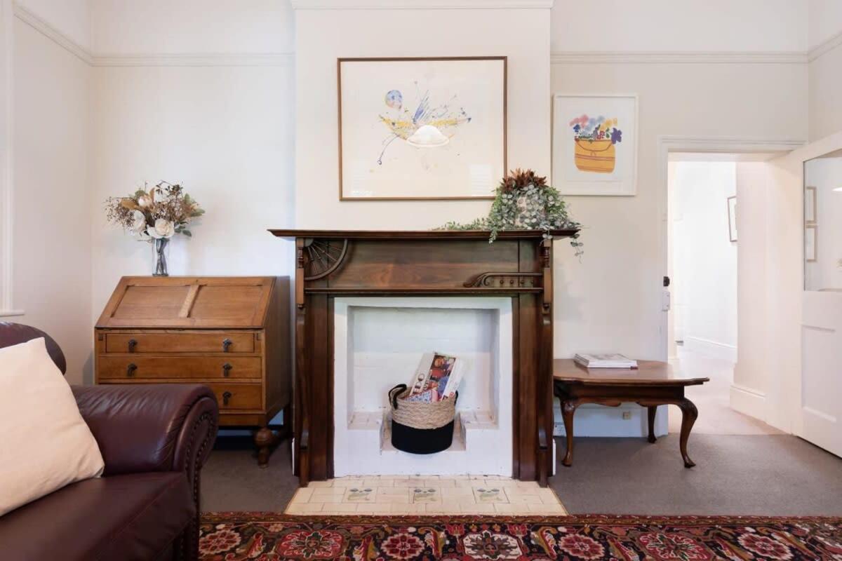 Charming On Charles Villa Лонсестън Екстериор снимка